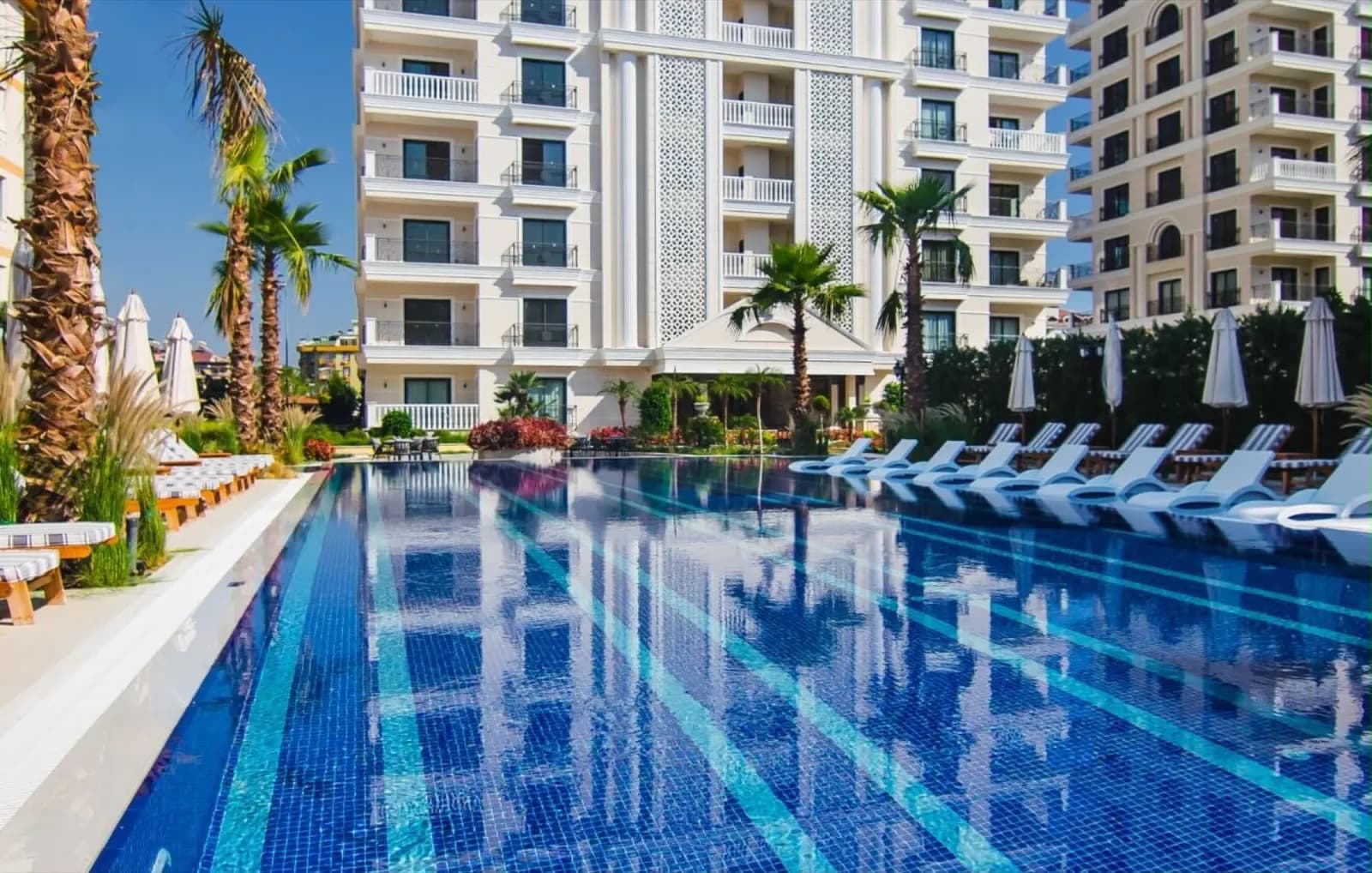 Luxury Furnished 2+1 Apartment in Central Alanya — photo 1