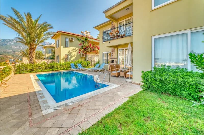 3+1 Villa For Sale In Kargıcak With Sea City View — photo 1