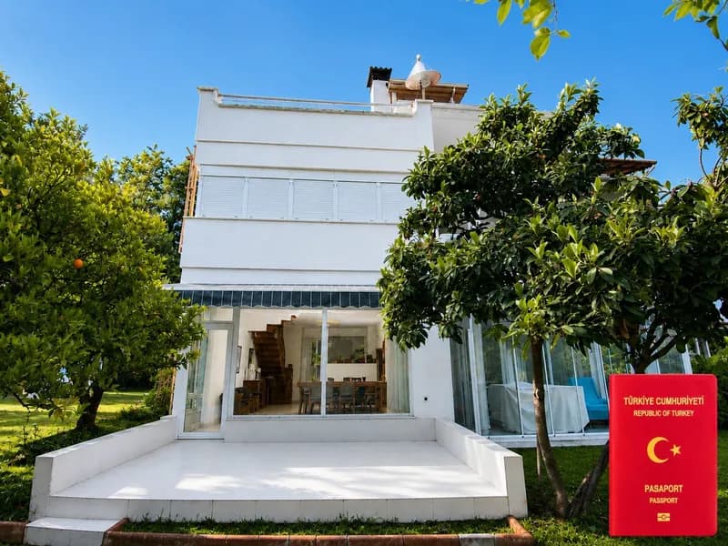Seafront 3+1 Triplex Villa Eligible for Turkish Citizenship — photo 1